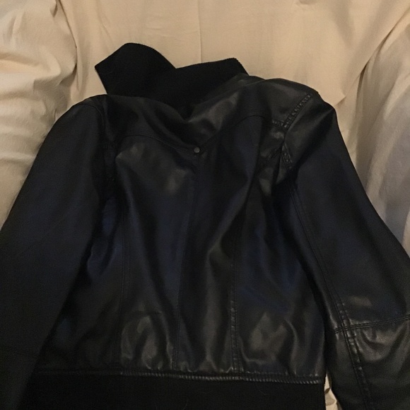 Leather jacket - Picture 2 of 2